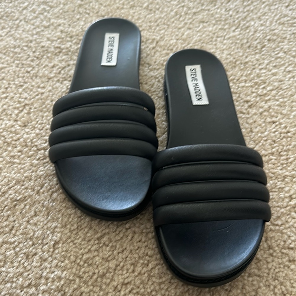 Gently Used Steve Madden Sandals